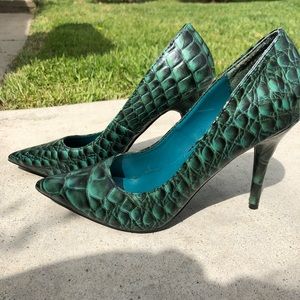 Charlotte Russe Snakeskin Print Pointed Heels